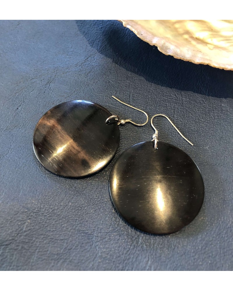 Boucles d'oreille forme lentille ÉBÈNE DE MALAISIE / 53 Boucles d'oreille forme lentille ÉBÈNE DE MALAISIE / 53