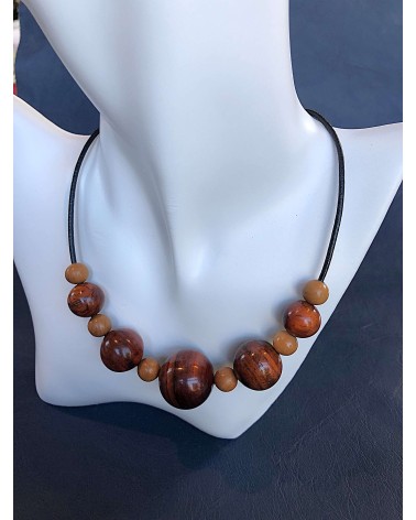 Collier perles Sang dragon / Peroba / 08