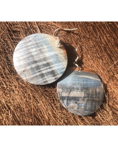 Boucles d'oreille forme lentille en Marronnier ondé / 02