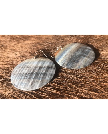 Boucles d'oreille forme lentille en Marronnier ondé / 02