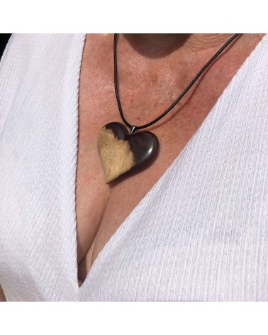 Collier Pendentif COEUR en BOIS DE VIOLETTE/ 06