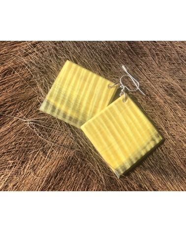 Boucles d'oreille Carré en MARRONNIER ONDÉ stabilisé jaune  / 28
