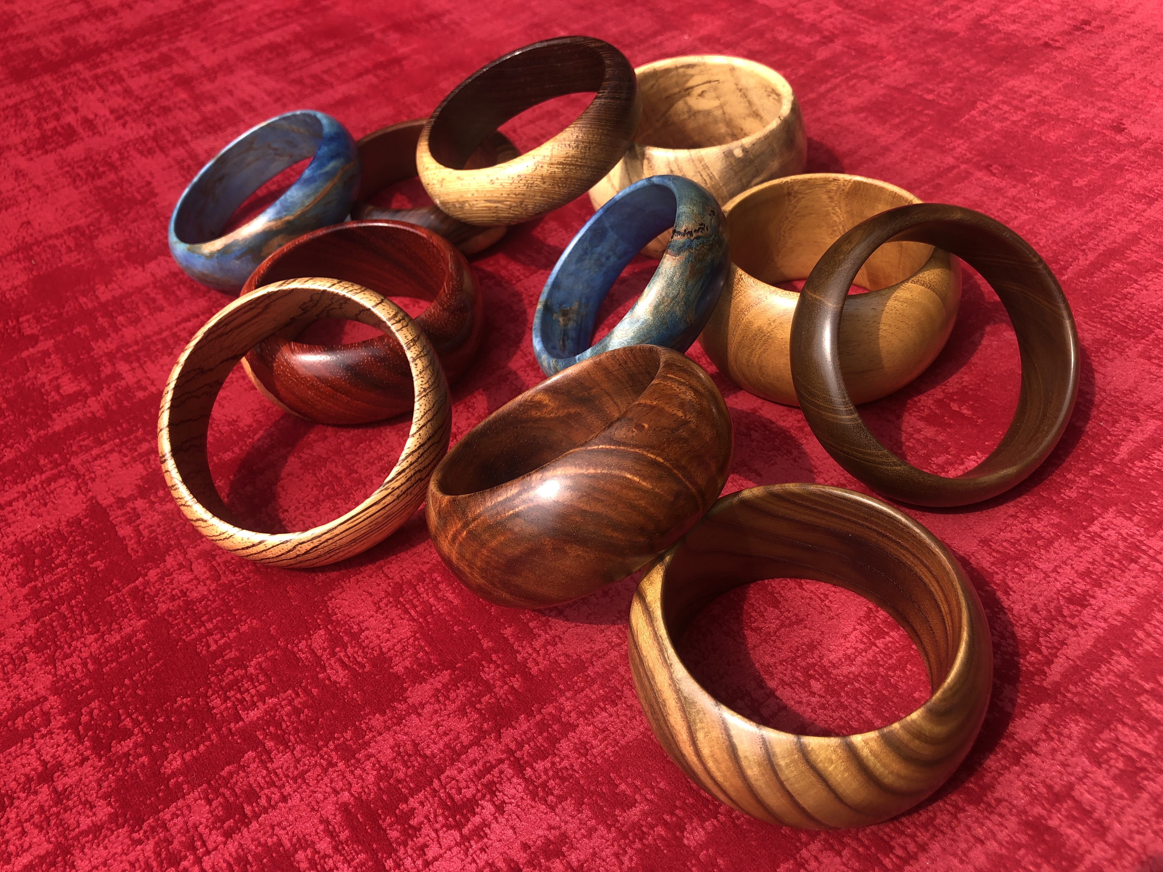 GROUPE BRACELETS BOIS